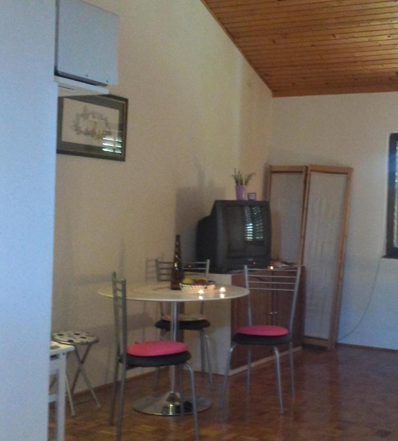 Apartments With A Parking Space Ugljan - 15613 Εξωτερικό φωτογραφία